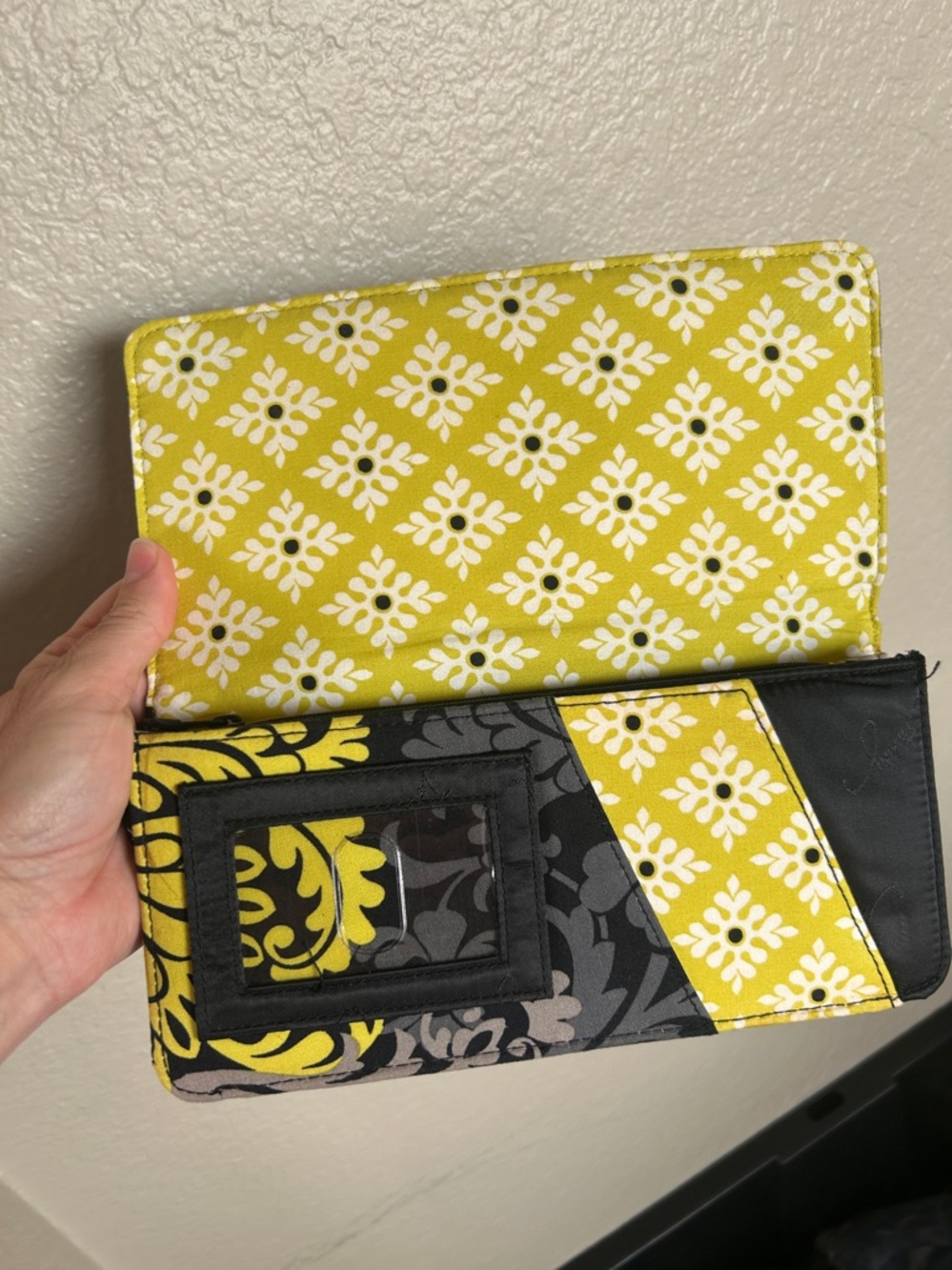 NWOT Vera Bradley Large Clutch - Travel Wallet - Picture 3 of 5